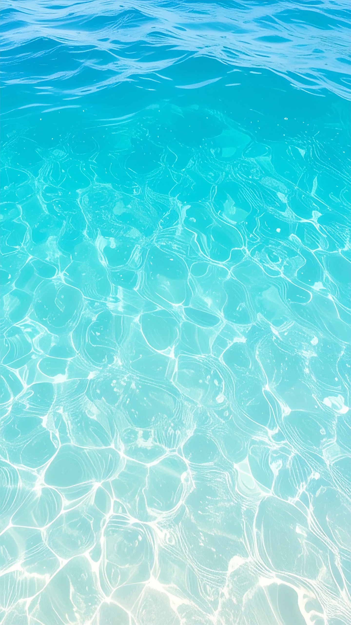 縦の夏の海の綺麗な背景フリー素材